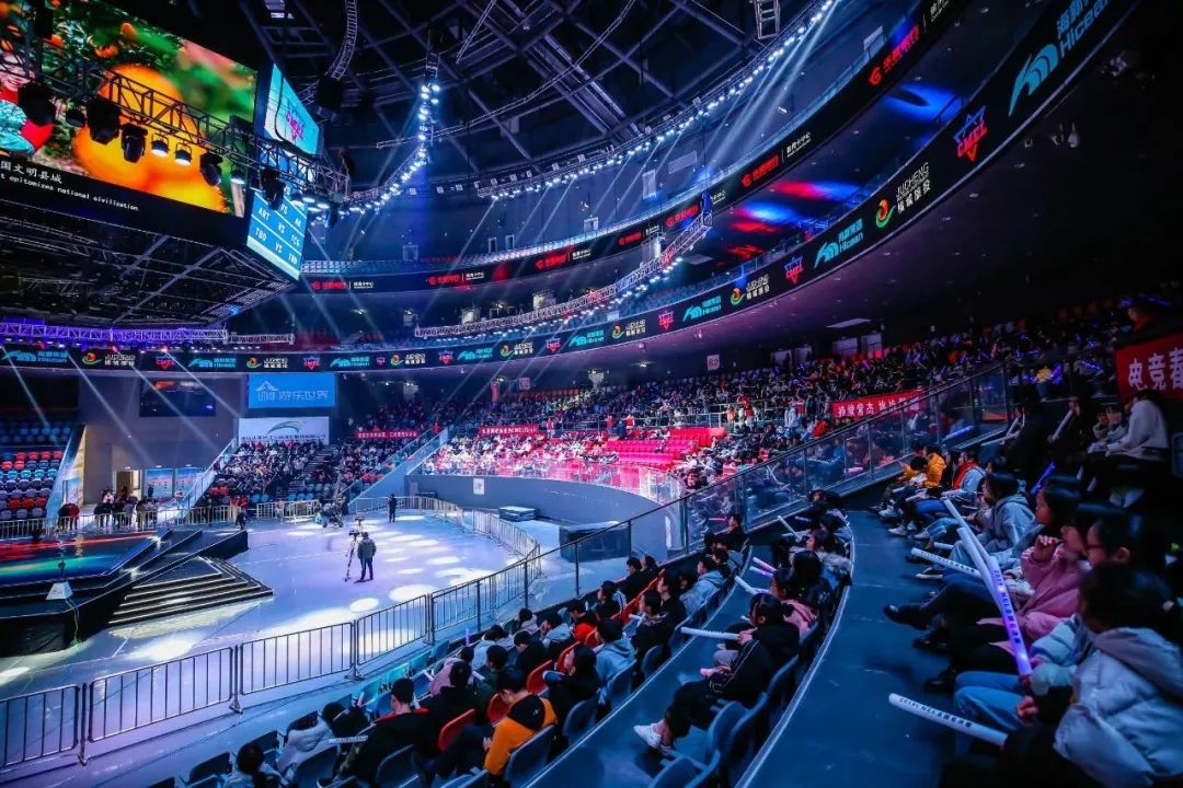 充满期待与 充满期待与